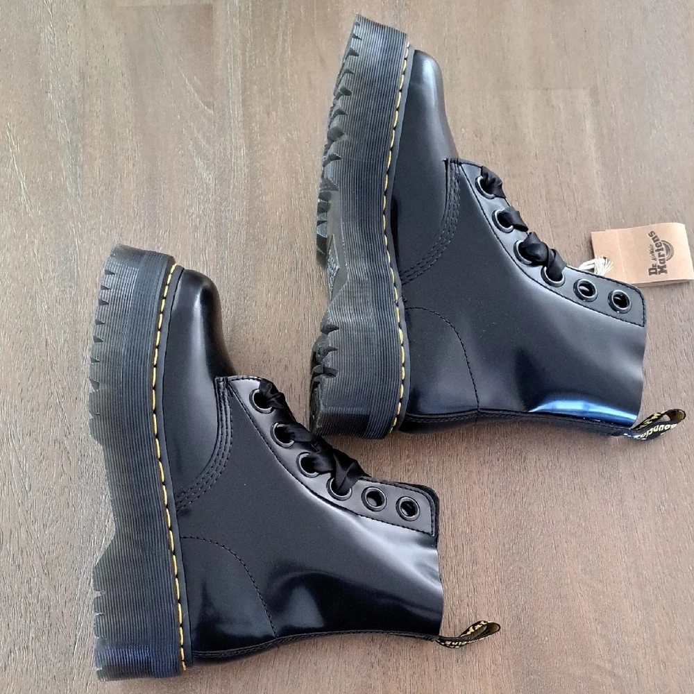 Dr. Martens Molly Women's Leather Platform Boots - Color: Black - Size: 8 - Picture 6 of 9